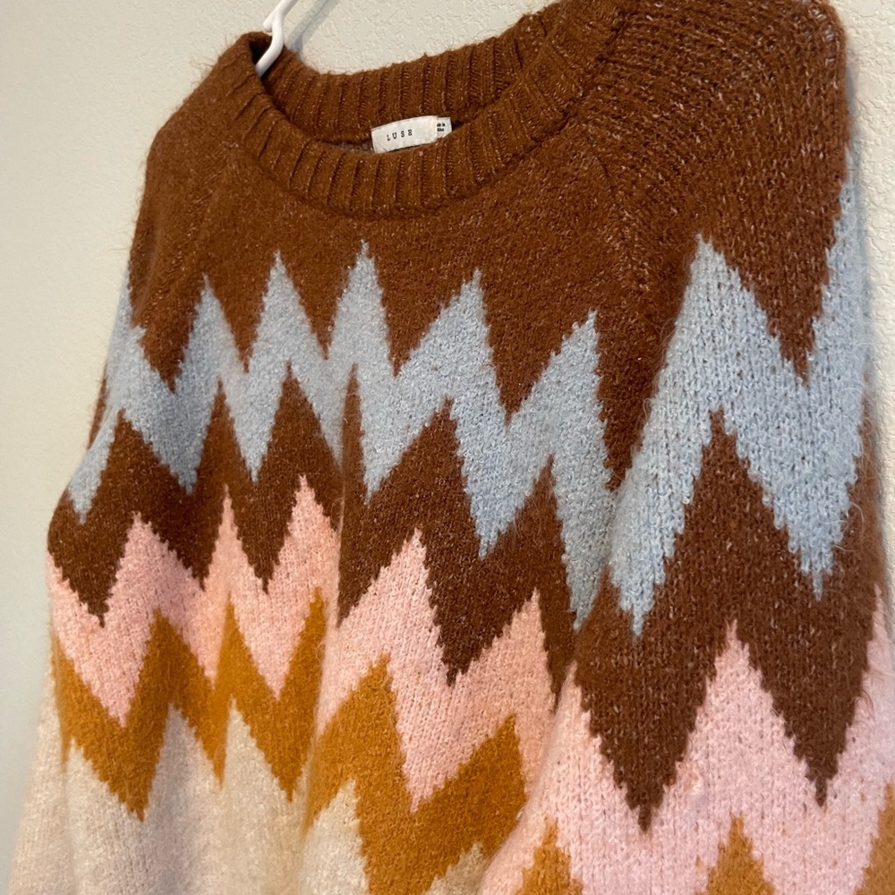 Lush Chevron in Brown/Cream Women’s Oversized Crewneck Sweater Size Medium - Picture 4 of 8